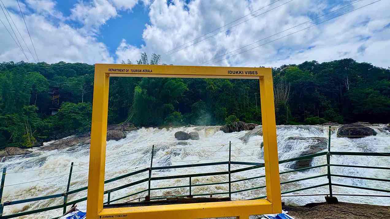 Munnar Budget Tour Package (2 Nights / 3 Days) from Madurai in Kochi Airport / Ernakulam Railway Station