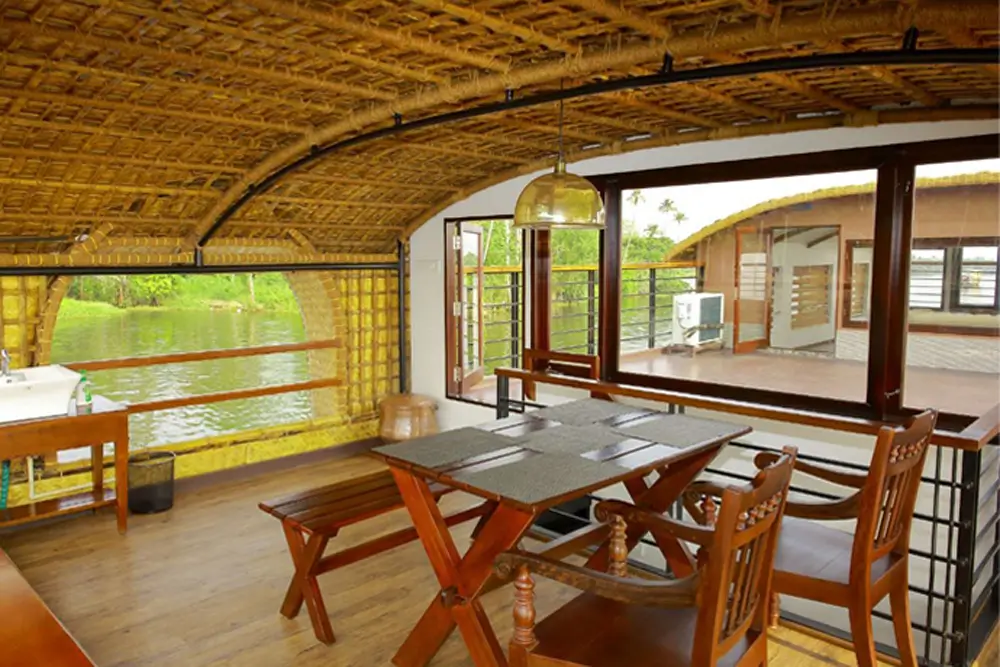 Kerala Honeymoon: Kochi, Munnar, Thekkady, Alleppey & Kovalam in Kochi, Munnar, Thekkady, Alleppey, Kovalam