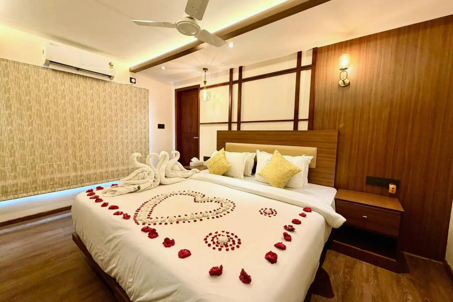 Munnar Budget Tour Package (1 Night / 2 Days) from Chennai in Kochi Airport / Ernakulam Railway Station