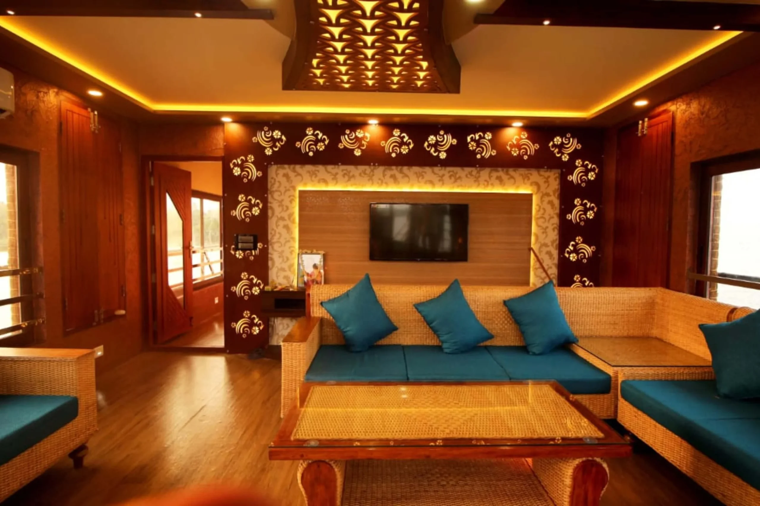 Munnar Luxury Family Pool Villa Package (3 Nights / 4 Days) from Bangalore in Kochi Airport / Ernakulam Railway Station