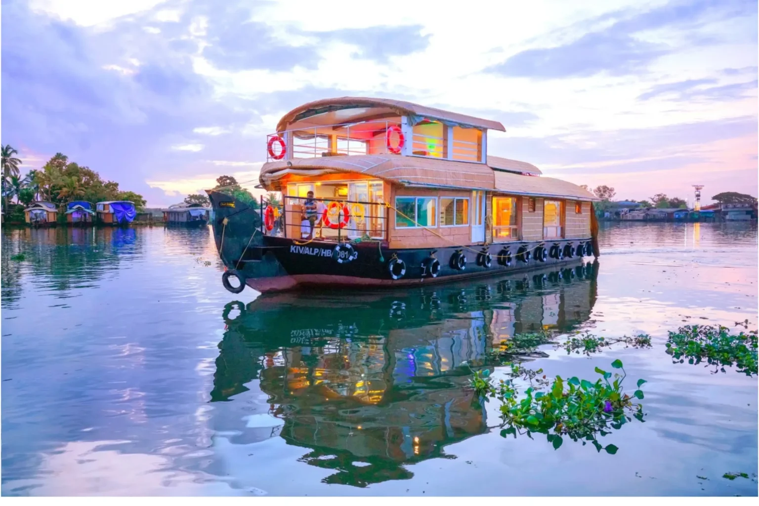 2 Bedroom Premium Houseboat With Upper Deck in Alleppey