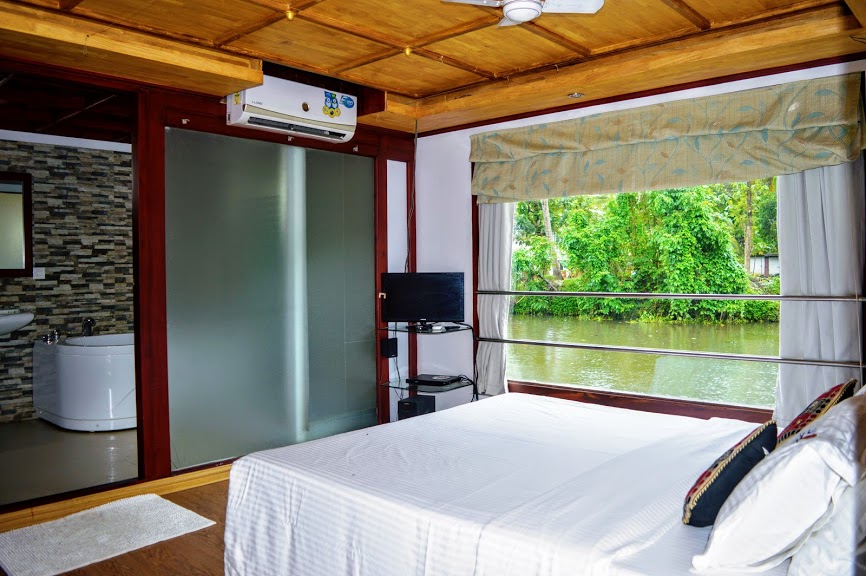 Wayanad & Munnar Tour Package (5 Nights / 6 Days) from Bangalore in Calicut (Kozhikode) Airport / Railway Station