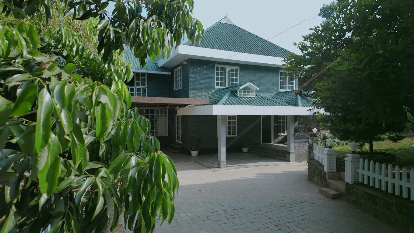 6 Bedroom Pool Villa in Munnar