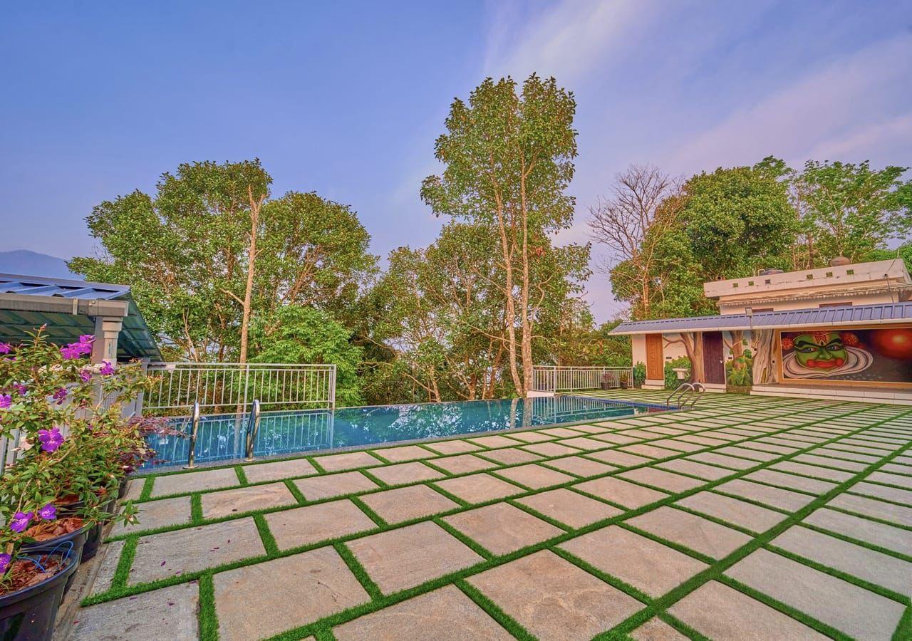 6 Bedroom Pool Resort in Munnar