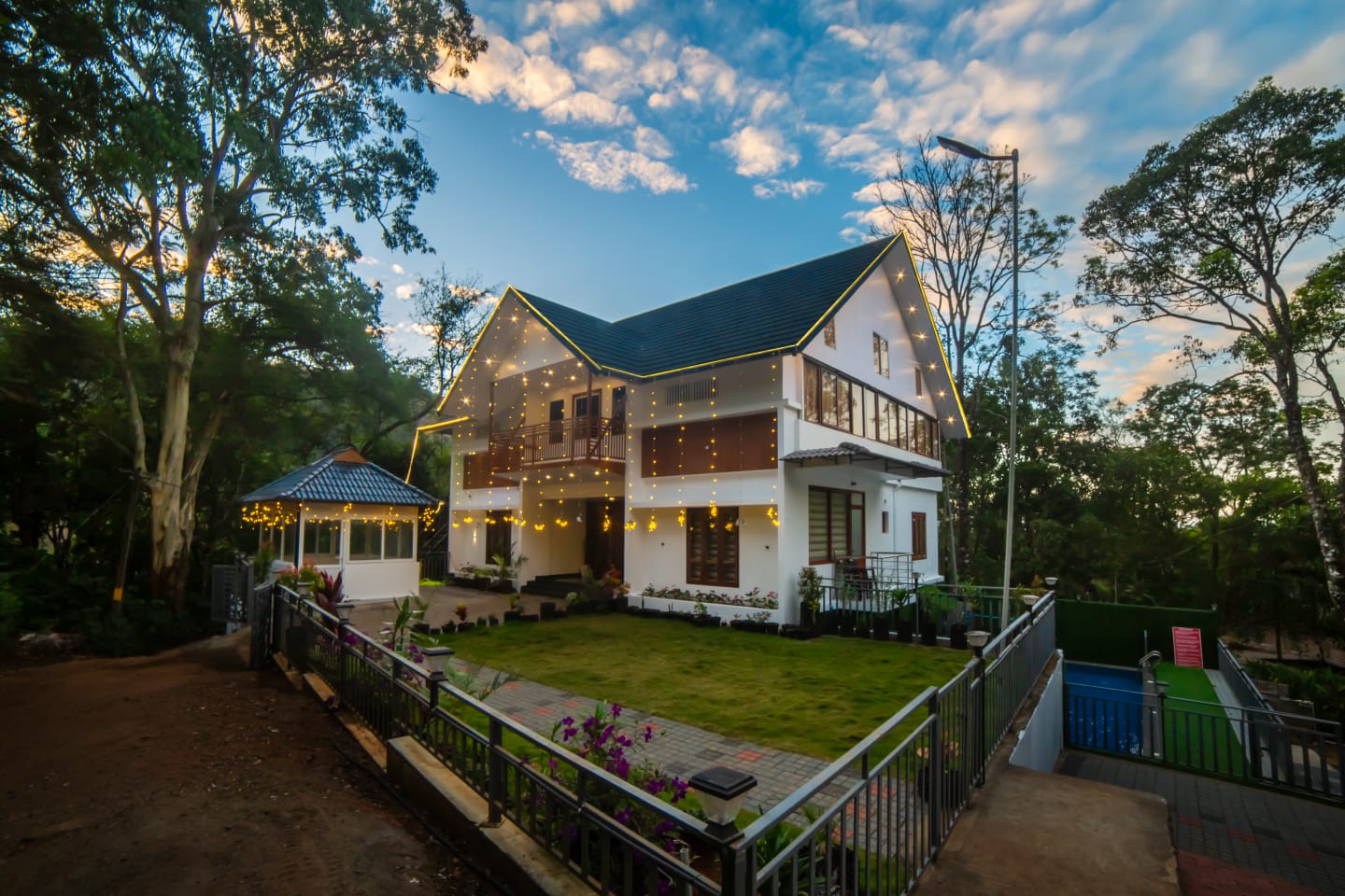12 Bedroom Plantation Pool Villa in Munnar