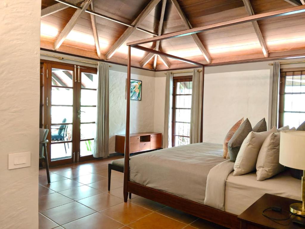 Misty Honeymoon Munnar Package in Kochi/Aluva
