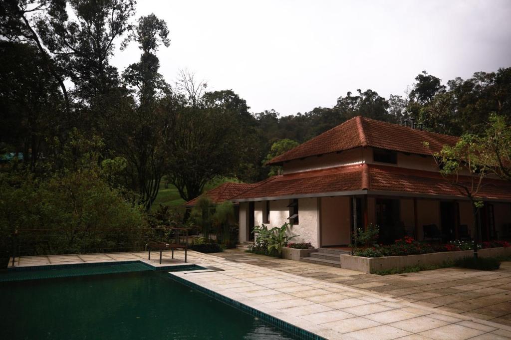 Wayanad & Munnar Tour Package (5 Nights / 6 Days) from Kochi in Calicut (Kozhikode) Airport / Railway Station