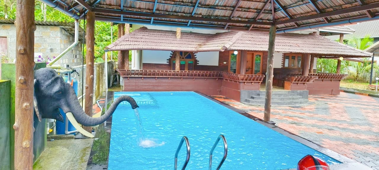 3 bedroom budget pool cottage with dormitory in Munnar