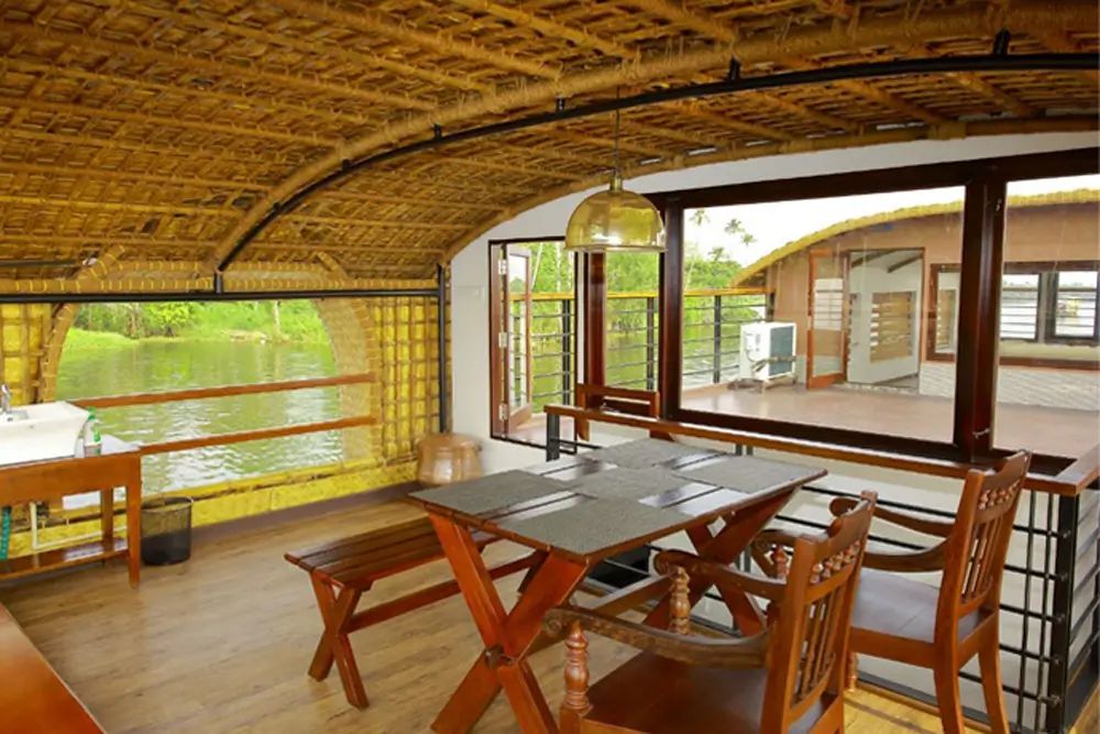 Kerala Honeymoon: Kochi, Munnar, Thekkady, Alleppey & Kovalam in Kochi, Munnar, Thekkady, Alleppey, Kovalam