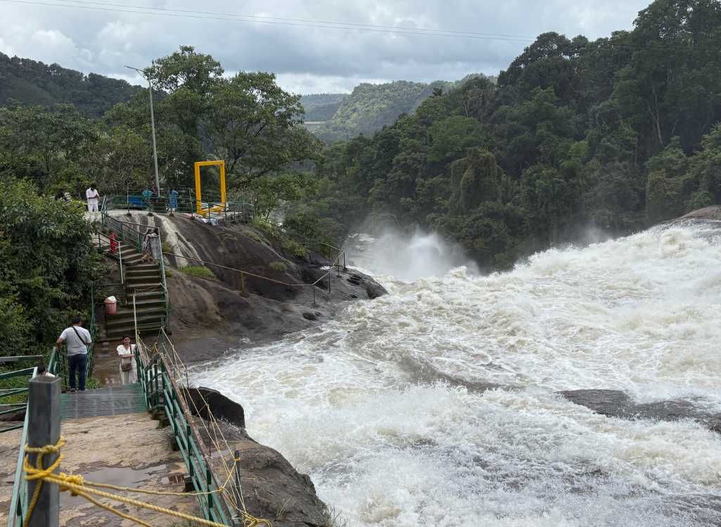 Complete Kerala Highlights Tour Package (6 Nights / 7 Days) from Coimbatore in Kochi Airport / Ernakulam Railway Station