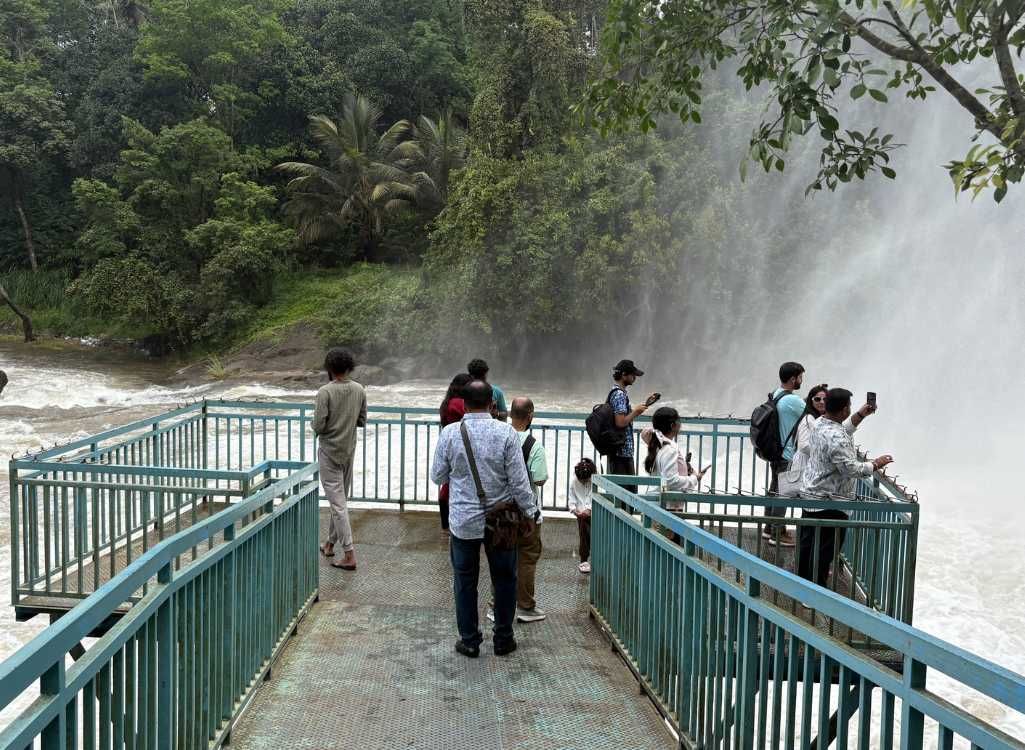 Munnar Luxury Family Pool Villa Package (3 Nights / 4 Days) from Coimbatore in Kochi Airport / Ernakulam Railway Station