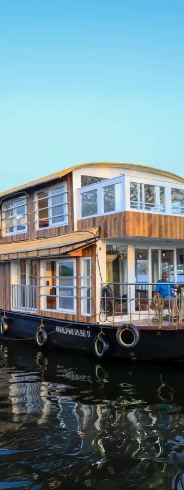 5 Bedroom Premium Houseboat in Alleppey