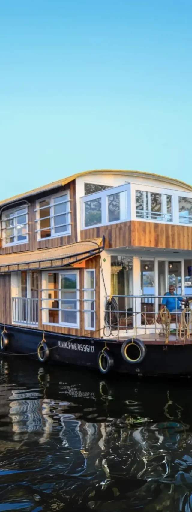 5 Bedroom Premium Houseboat in Alleppey