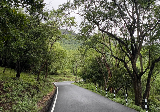 Marayoor Jeep Safari in Munnar-Marayoor