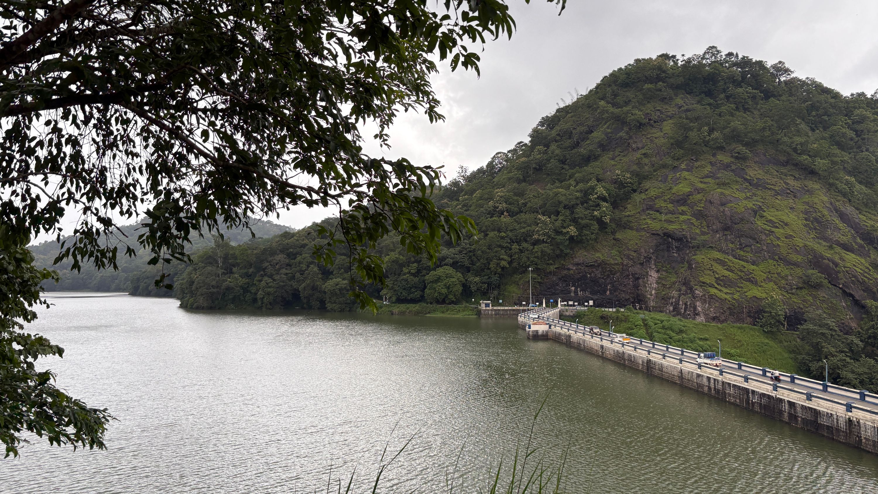 Munnar, Vagamon & Alleppey Houseboat Package (5 Nights / 6 Days) from Trichy in Kochi Airport / Ernakulam Railway Station