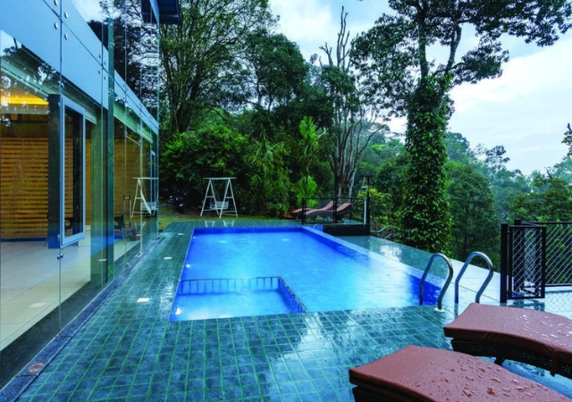 3 Bedroom Luxury Pool Villa in Munnar
