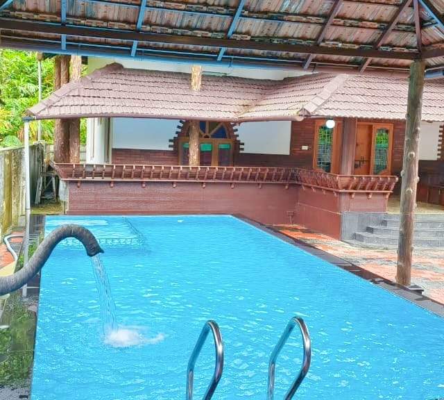 3 bedroom budget pool cottage with dormitory in Munnar
