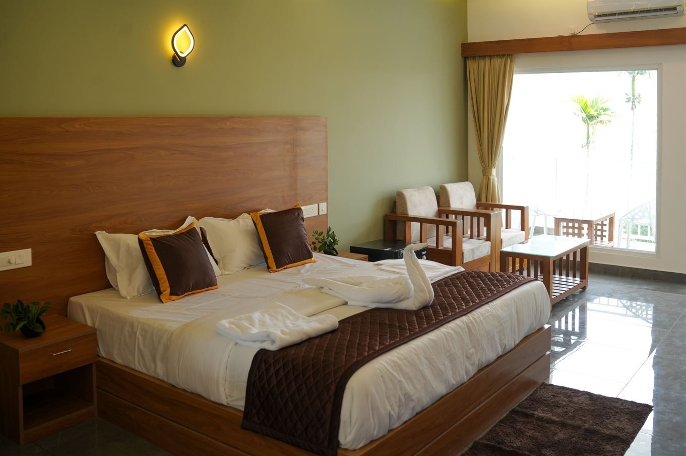 Munnar Budget Tour Package (2 Nights / 3 Days) from Coimbatore in Kochi Airport / Ernakulam Railway Station