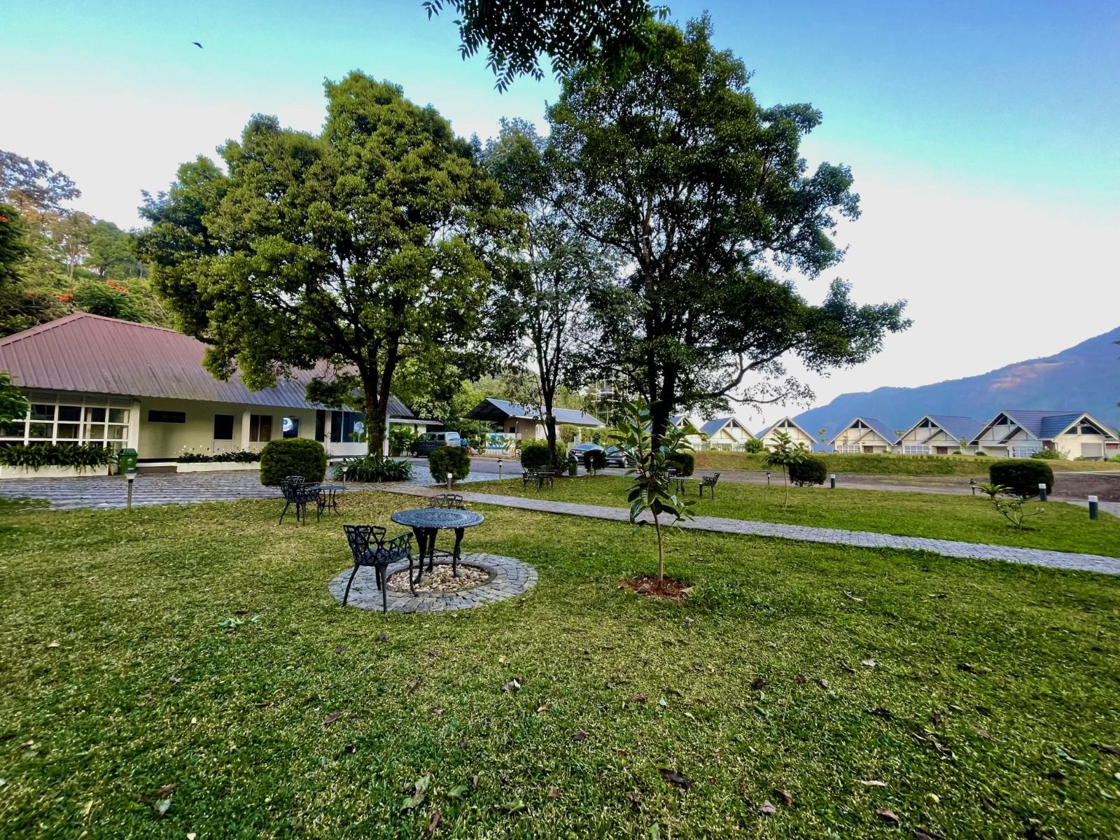 Ultimate Kerala Explorer Package (9 Nights / 10 Days) from Bangalore in Kochi Airport / Ernakulam Railway Station