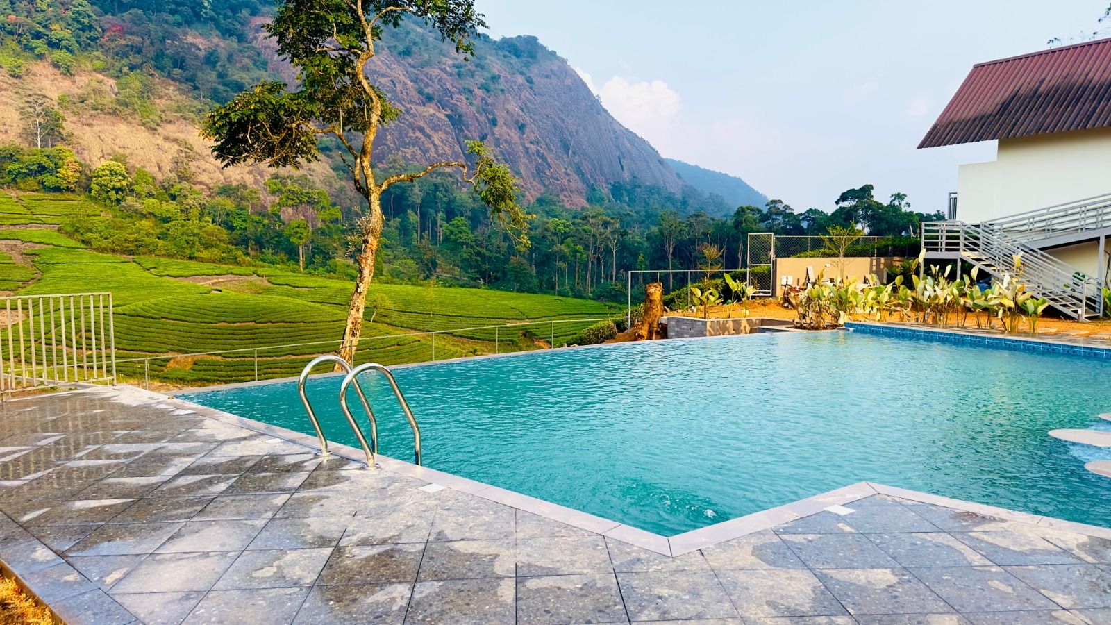 Munnar Jeep Safari & Nature Experience | 3D 2N in Munnar